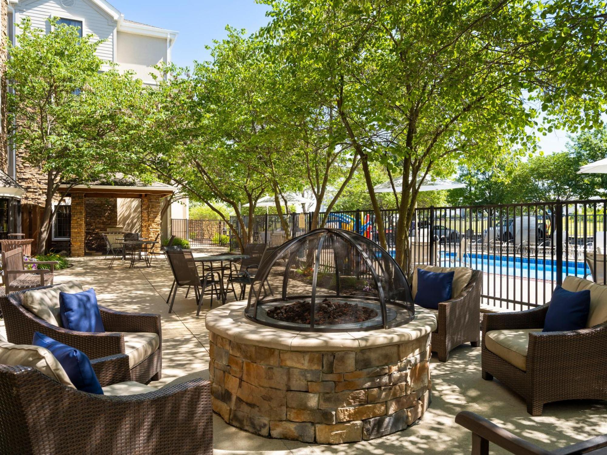 Staybridge Suites Indianapolis-Airport By Ihg Plainfield Exterior photo